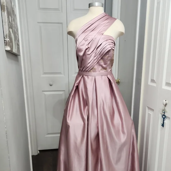 Elegant Strapless Pink Gown - Picture 2 of 13